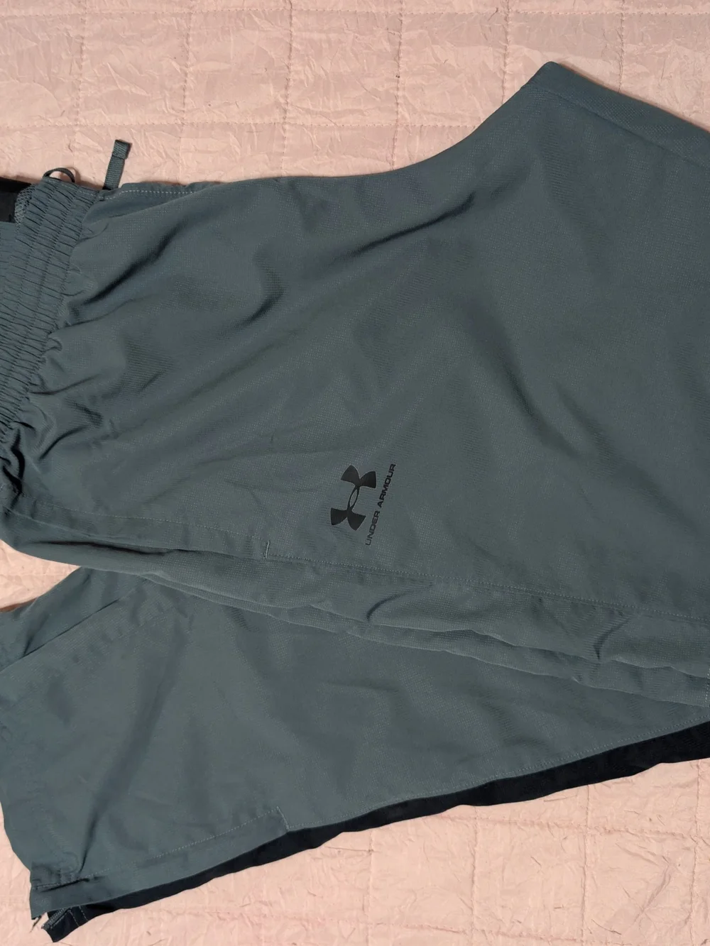 Under Armour Slate Gray Men's Athletic Pants with Drawstring